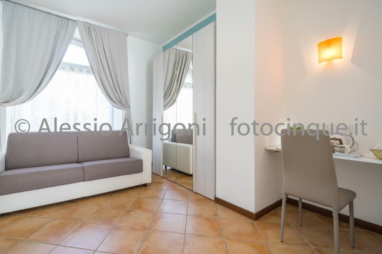 Bluelake Inn Olginate Экстерьер фото
